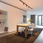 City Centre Loft On The Historic Canal